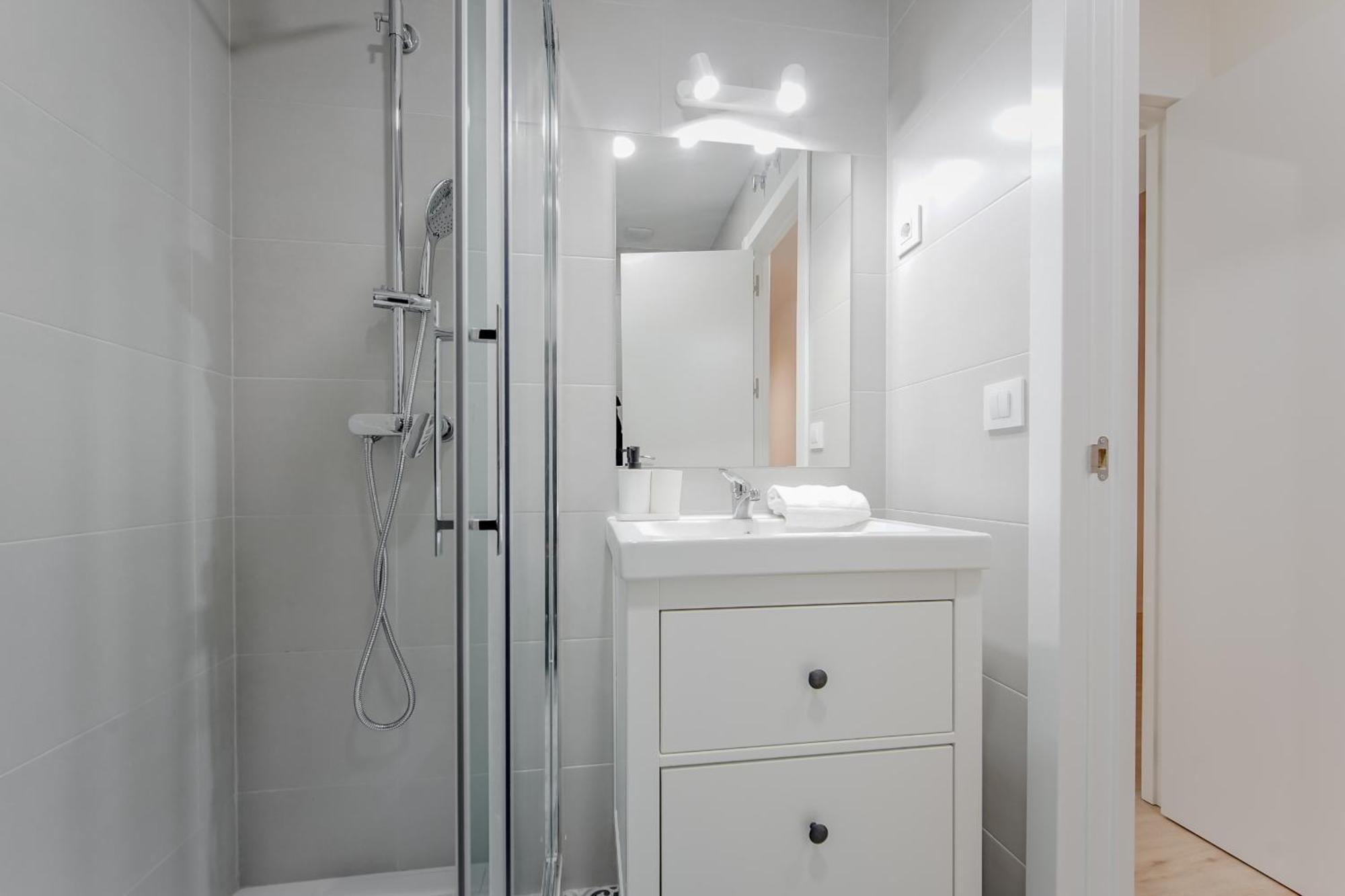 Modern Apt Para 6Pax En La Plaza De Tirso-Centro E1 Madrid Exterior foto