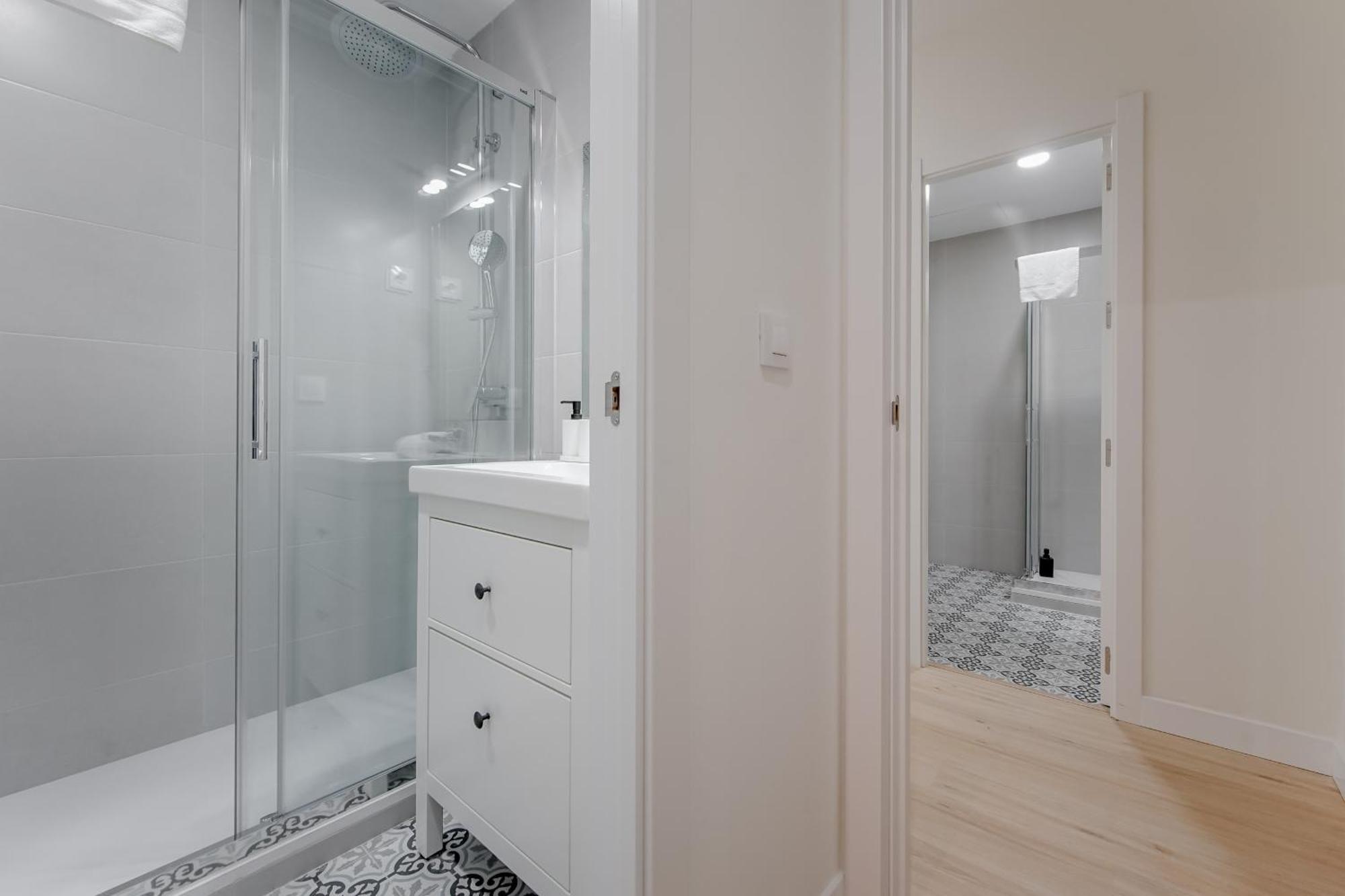 Modern Apt Para 6Pax En La Plaza De Tirso-Centro E1 Madrid Exterior foto